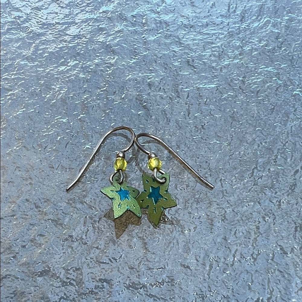 Elegant Star-Shaped Earrings in Green and Blue